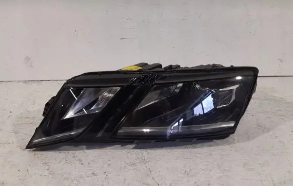 Skoda Octavia Mk3 (5E) Headlight/headlamp 5E1941015F