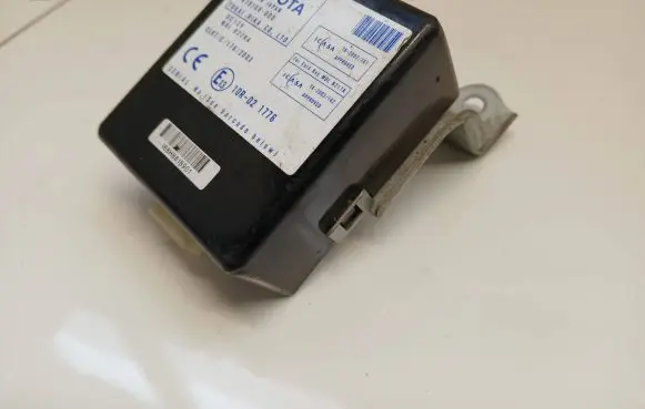 Toyota Corolla Verso AR10 Door control unit/module 897410F010 61B168000