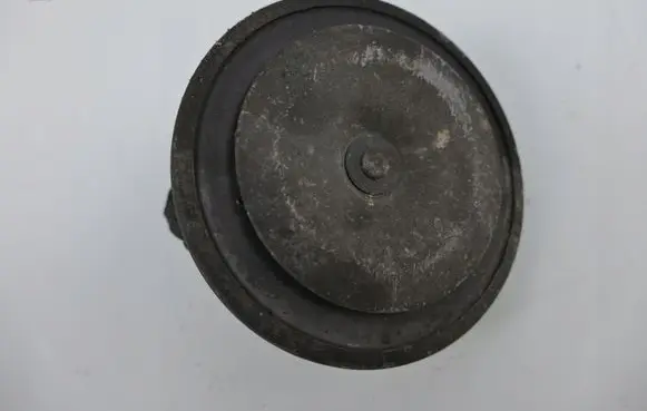BMW 7 E32 Horn signal A28657625