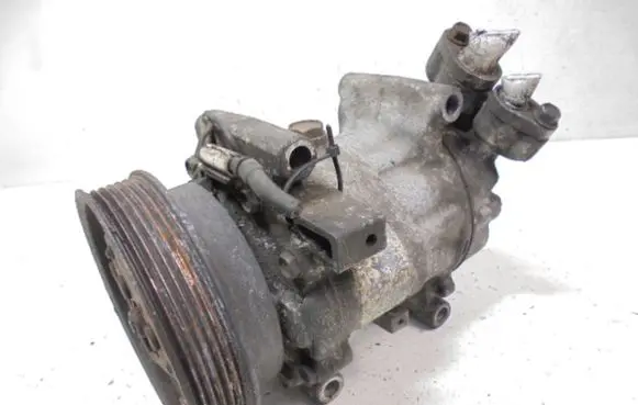 Renault Kangoo I Air conditioning (A/C) compressor (pump) 8200315744
