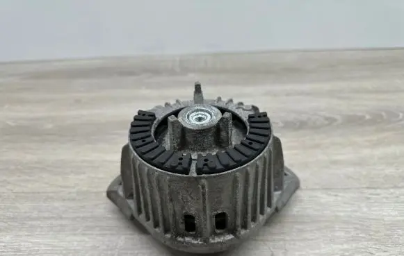 Mercedes-Benz E C207 W207 Engine mount bracket A2122404217 3618652