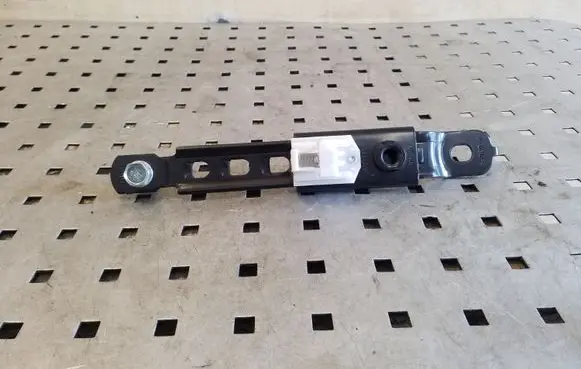Mitsubishi Outlander Seat belt adjustment rail 63020B