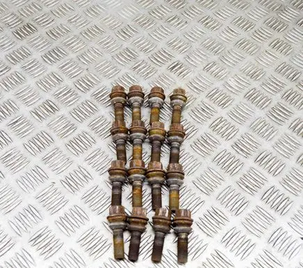 Nuts/bolts