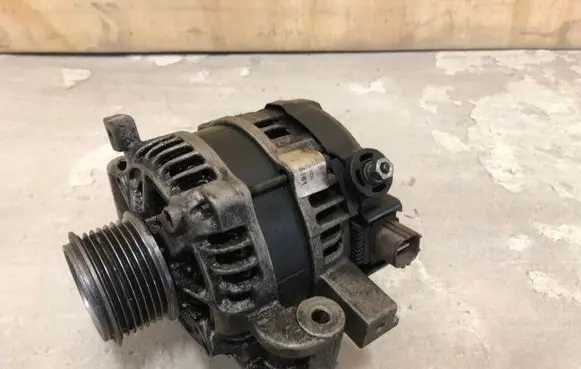 Toyota Auris 150 Generator/alternator 1042113410 19042910019 P637735