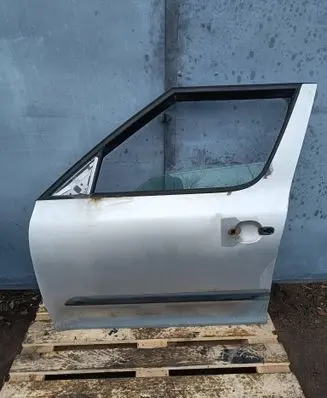 Skoda Yeti (5L) Front door 5L0831311