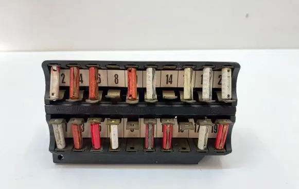 Mercedes-Benz SLC C107 Fuse box set A1075400450 1075400450