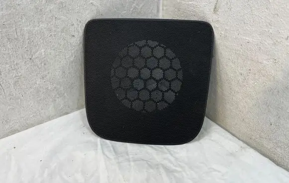 Side speaker trim/cover
