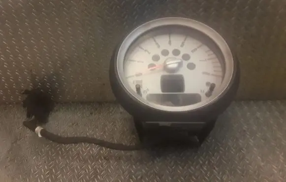Mini One - Cooper Coupe R56 Speedometer (instrument cluster) 9201392