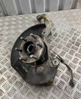 Nissan Navara D23 Front wheel hub 