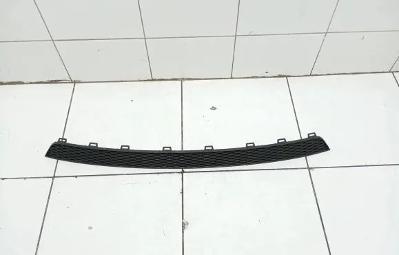 Audi A5 8T 8F Front bumper lower grill 8T0807833