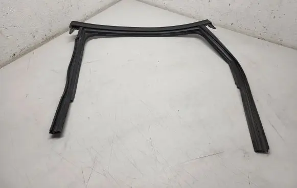 Audi A4 S4 B9 Rubber seal rear door window/glass 8W9839439
