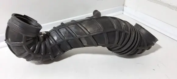 Audi A6 S6 C4 4A Turbo air intake inlet pipe/hose 4A0145747 046103221A