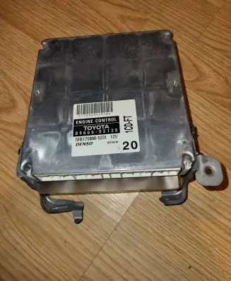 Toyota Corolla E120 E130 Engine control unit/module 8966602120 17580002120