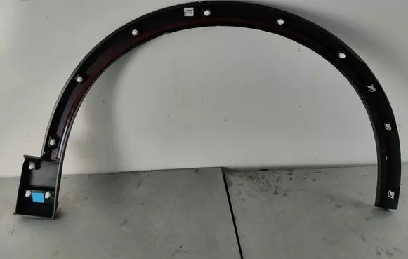 Audi Q2 - Front arch trim 81a8537174w3