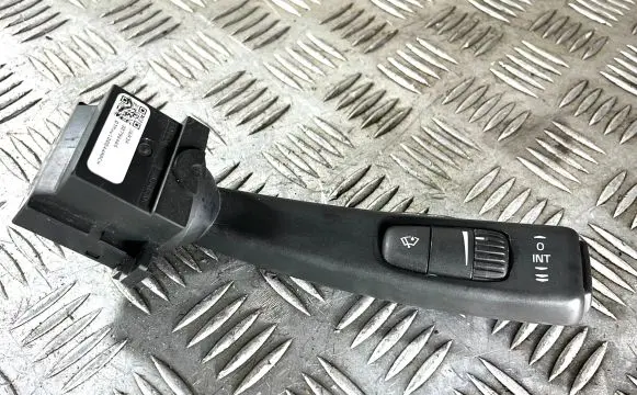 Volvo XC70 Wiper control stalk 30798465