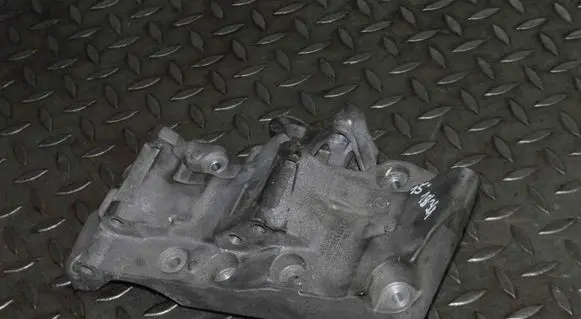 Generator/alternator bracket