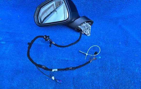 BMW 2 Active Tourer U06 Front door electric wing mirror
