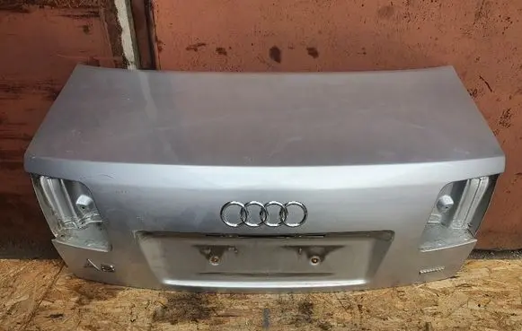 Audi A8 S8 D3 4E Tailgate/trunk/boot lid