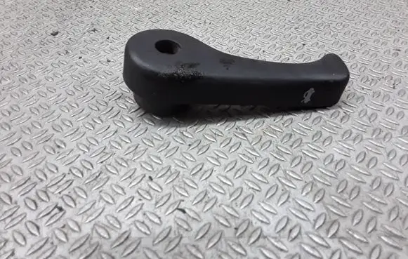KIA Ceed Engine bonnet (hood) release handle