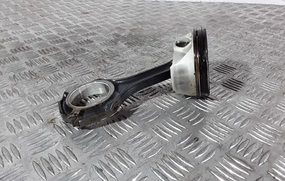 Mercedes-Benz S W222 Piston with connecting rod 1054