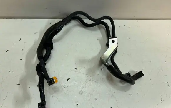 Mazda 2 Fuel line pipe P53T