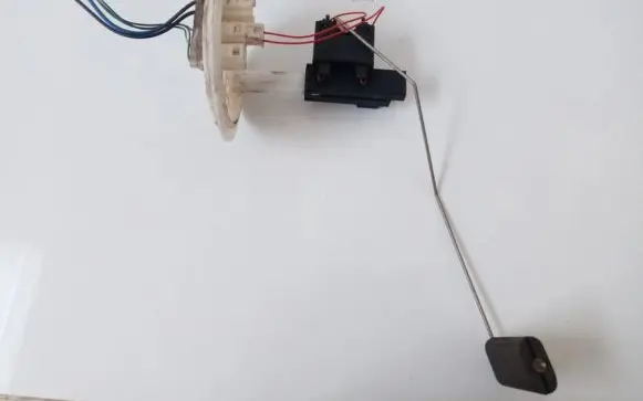 Volvo S60 Fuel level sensor 19012