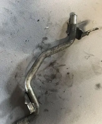 Toyota Avensis T220 Engine coolant pipe/hose