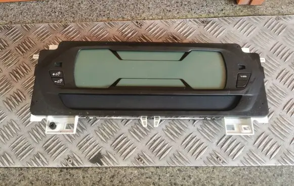 Citroen C4 II Picasso Speedometer (instrument cluster) 9811083780