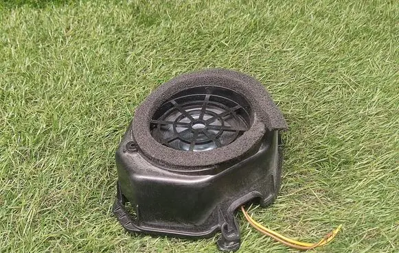 Mercedes-Benz E W212 Panel speaker A2048202402
