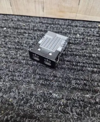 BMW 3 G20 G21 USB socket connector 8711938 84108711938
