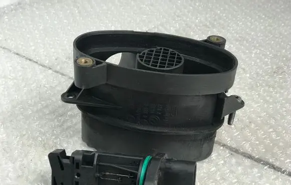 BMW 5 E39 Mass air flow meter 7787076 0928400468 13621438687