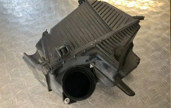 Renault Kangoo II Air filter box 8200788196