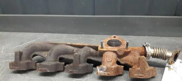 Volvo S60 Exhaust manifold 8642826