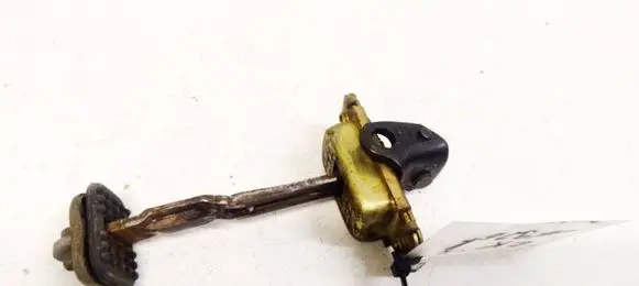 Honda CR-V Rear door check strap stopper