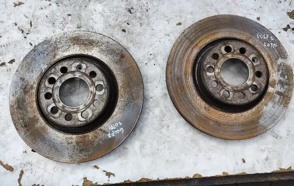 Volkswagen Golf VII Front brake disc