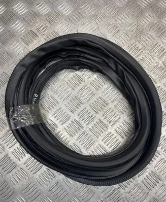 Mercedes-Benz X-class W470 Rubber seal front coupe door 71060740N