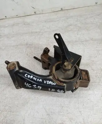 Toyota Corolla Verso E121 Engine mount bracket