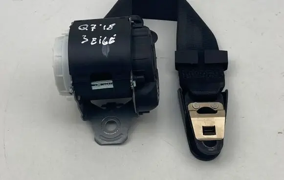 Audi Q7 4M Third row seat belt 34153523