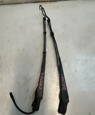 Mitsubishi Canter Front wiper blade arm 321