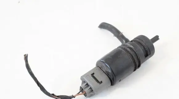 BMW 1 E81 E87 Windscreen/windshield washer pump 7302589