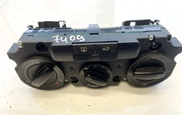 Volkswagen PASSAT B6 Climate control unit