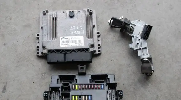 Iveco Daily 5th gen Engine ECU kit and lock set 0281017455