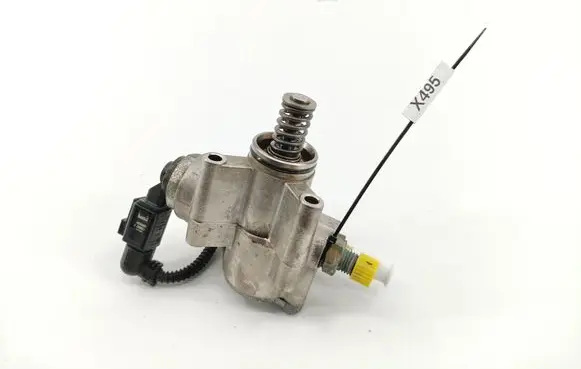 Audi A3 S3 8P Fuel injection high pressure pump 03C127025R