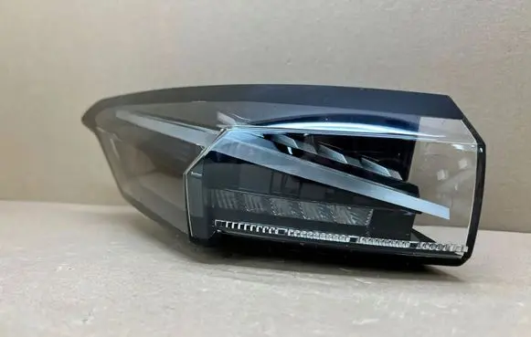 Peugeot 308 Rear/tail lights 9835299680