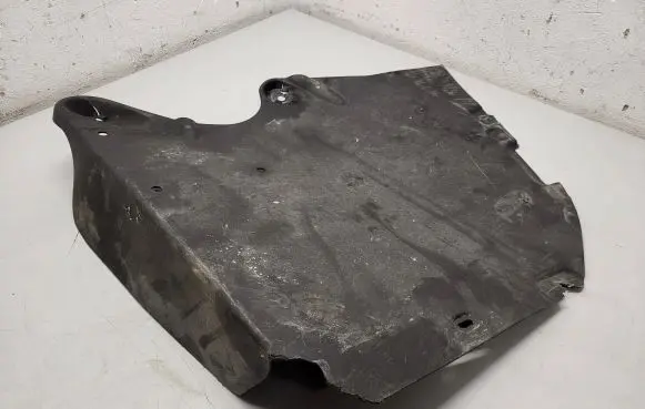 Volkswagen Jetta VI Rear underbody cover/under tray 5C6825215 5C6825205