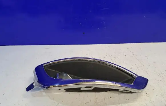 Chrysler Pacifica Front fog light trim/grill 68229006AA