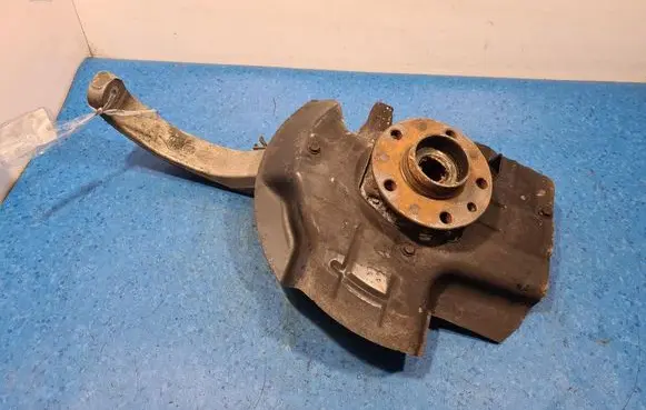 Alfa Romeo 159 Front wheel hub spindle knuckle