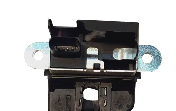 Volkswagen Golf VI Tailgate exterior lock 150603