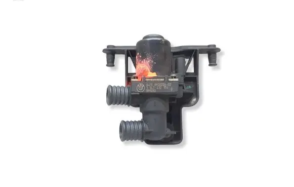 BMW 5 E60 E61 Coolant heater control valve 6920226 64116920226