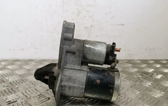 Nissan Juke I F15 Starter motor